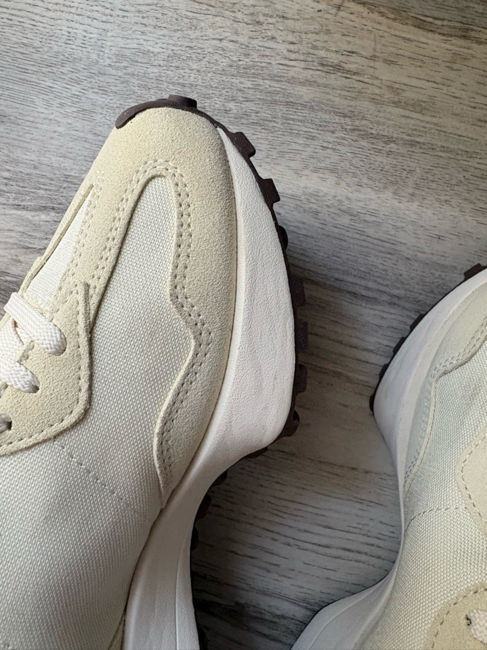 New Balance 327 Women's Sneakers - Picture 8 of 10